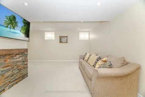 834 Herman Way Milton ON L9T 2C4