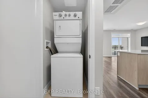 95 Dundas Street W Oakville ON L6M 5N4