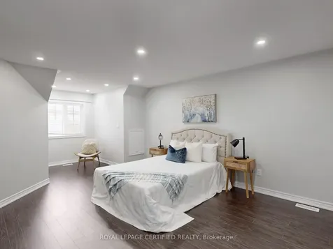 20 Naperton Drive Brampton ON L6R 0Z5