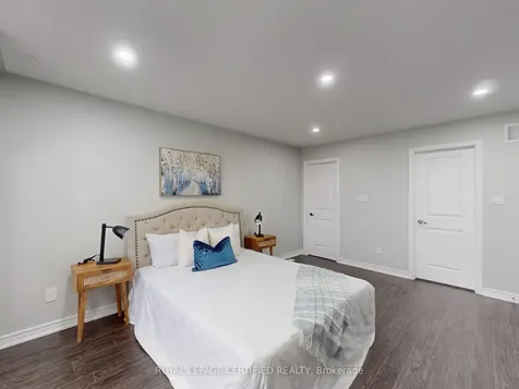 20 Naperton Drive Brampton ON L6R 0Z5