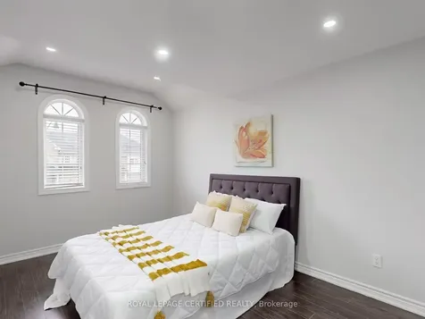 20 Naperton Drive Brampton ON L6R 0Z5