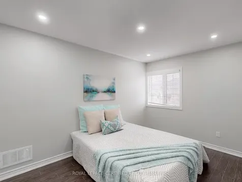 20 Naperton Drive Brampton ON L6R 0Z5