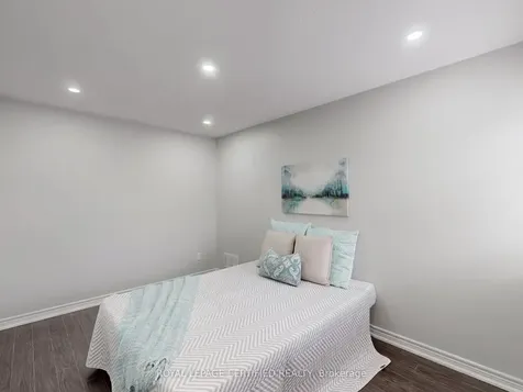 20 Naperton Drive Brampton ON L6R 0Z5