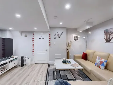 20 Naperton Drive Brampton ON L6R 0Z5