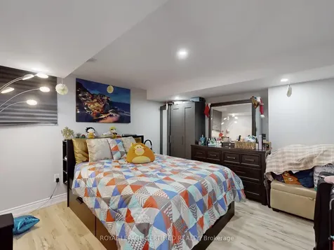 20 Naperton Drive Brampton ON L6R 0Z5