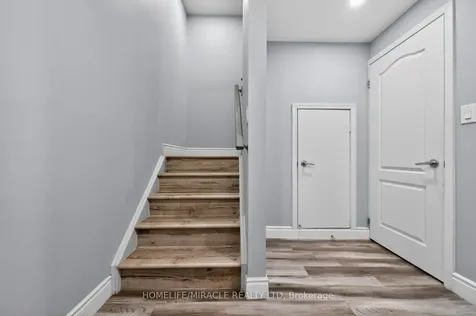 22 Altura Way Brampton ON L6P 4A1