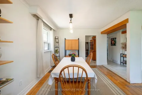 90 Whitburn Crescent Toronto ON M3H 2S4