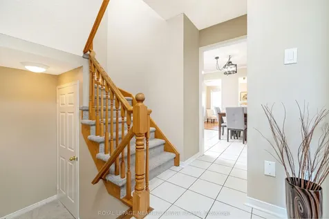 86 Rocky Mountain Crescent Brampton ON L6R 1E8
