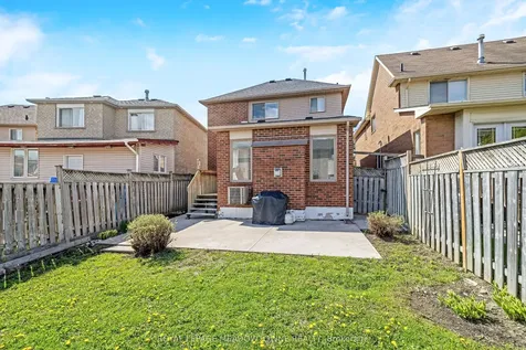 86 Rocky Mountain Crescent Brampton ON L6R 1E8