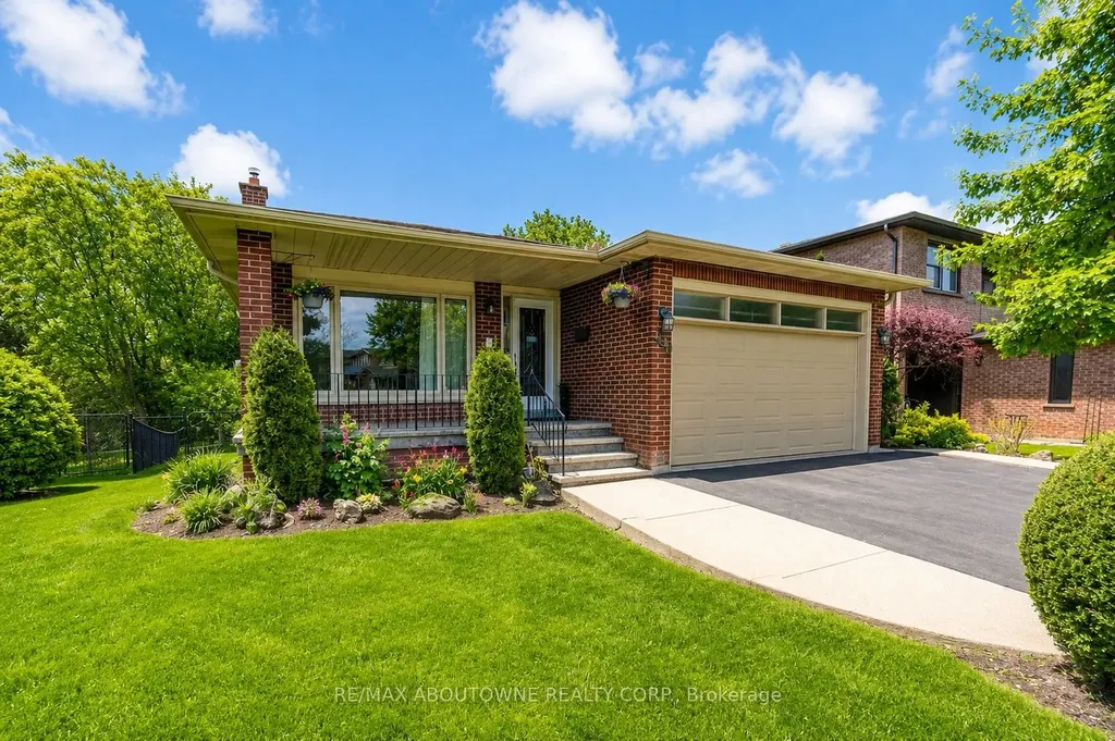 440 Parkridge Crescent Oakville ON L6M 1B2