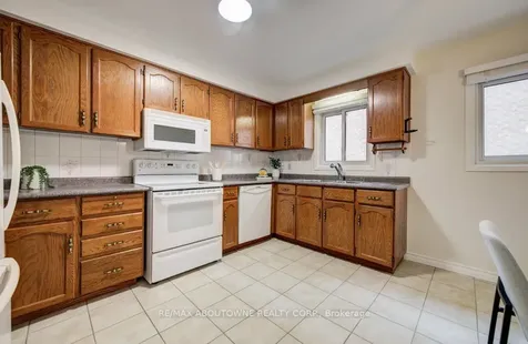 440 Parkridge Crescent Oakville ON L6M 1B2