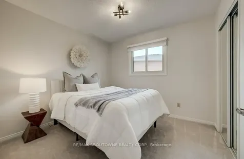 440 Parkridge Crescent Oakville ON L6M 1B2
