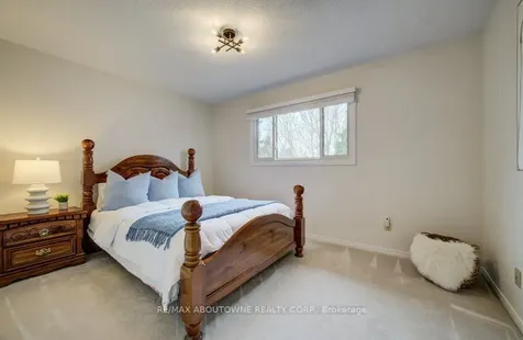 440 Parkridge Crescent Oakville ON L6M 1B2