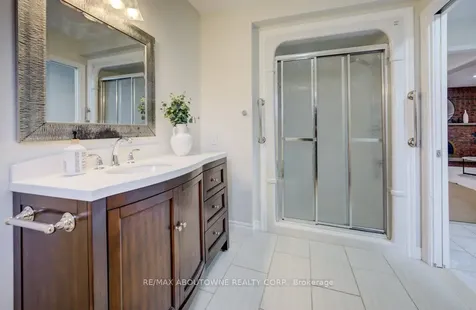 440 Parkridge Crescent Oakville ON L6M 1B2