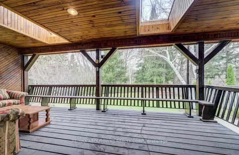 440 Parkridge Crescent Oakville ON L6M 1B2