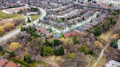 440 Parkridge Crescent Oakville ON L6M 1B2