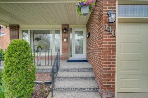 440 Parkridge Crescent Oakville ON L6M 1B2