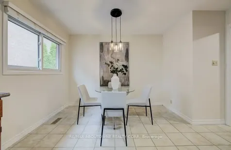 440 Parkridge Crescent Oakville ON L6M 1B2