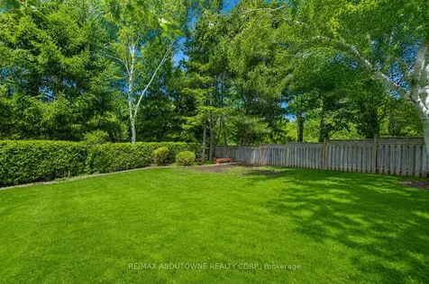 440 Parkridge Crescent Oakville ON L6M 1B2