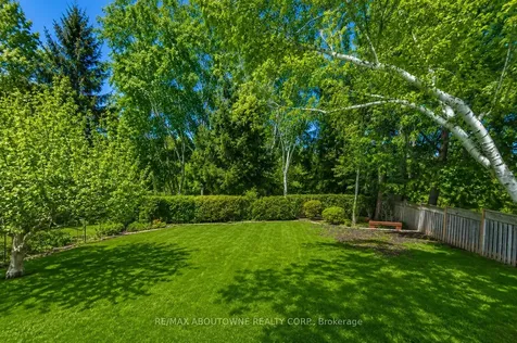 440 Parkridge Crescent Oakville ON L6M 1B2
