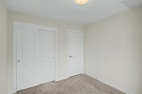 21 Folcroft Street Brampton ON L6Y 0B6