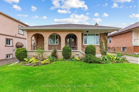 10 Tumpane Street Toronto ON M3M 1L6