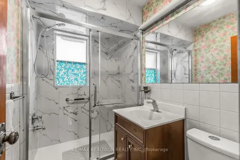 10 Tumpane Street Toronto ON M3M 1L6