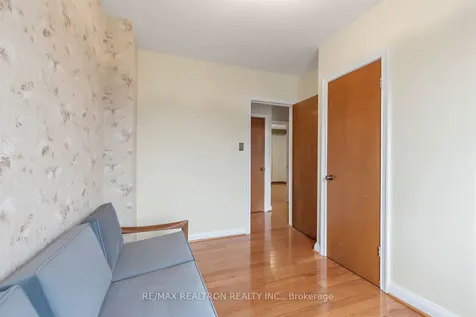 10 Tumpane Street Toronto ON M3M 1L6