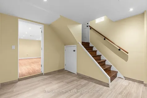 10 Tumpane Street Toronto ON M3M 1L6