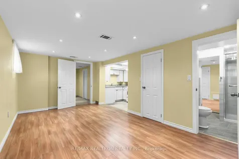 10 Tumpane Street Toronto ON M3M 1L6