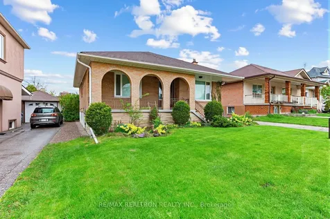 10 Tumpane Street Toronto ON M3M 1L6