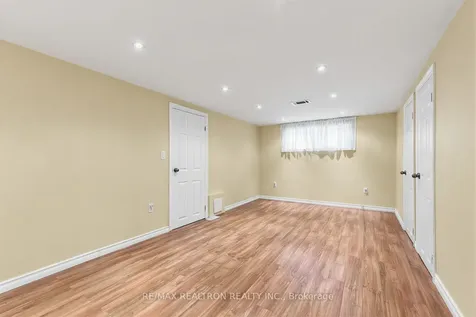 10 Tumpane Street Toronto ON M3M 1L6