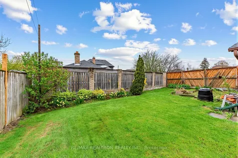 10 Tumpane Street Toronto ON M3M 1L6
