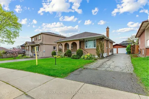 10 Tumpane Street Toronto ON M3M 1L6