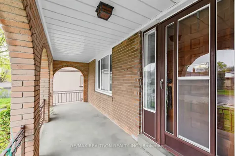 10 Tumpane Street Toronto ON M3M 1L6