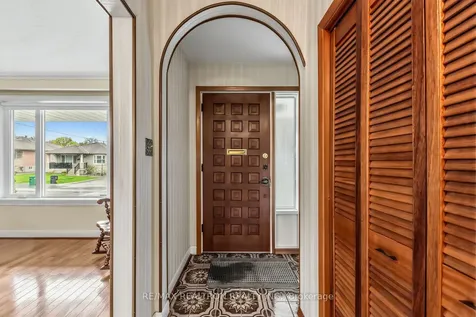10 Tumpane Street Toronto ON M3M 1L6