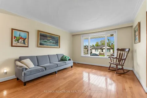 10 Tumpane Street Toronto ON M3M 1L6