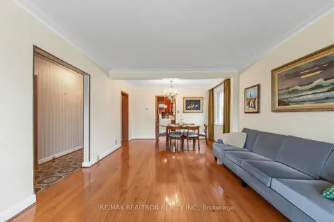 10 Tumpane Street Toronto ON M3M 1L6