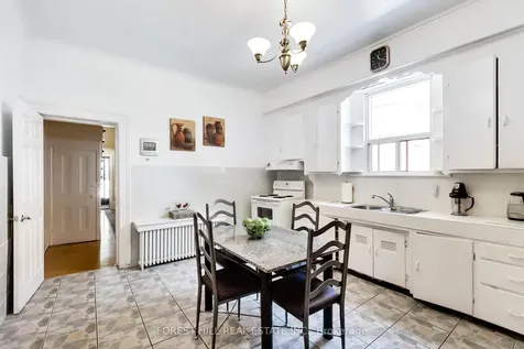 23 Lansdowne Avenue Toronto ON M6K 2V7