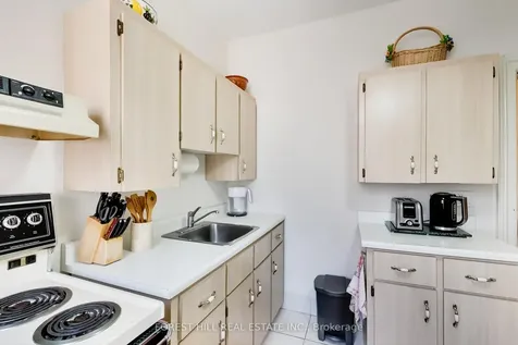23 Lansdowne Avenue Toronto ON M6K 2V7