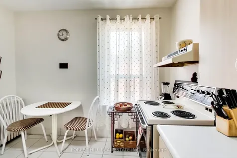 23 Lansdowne Avenue Toronto ON M6K 2V7