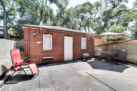 23 Lansdowne Avenue Toronto ON M6K 2V7