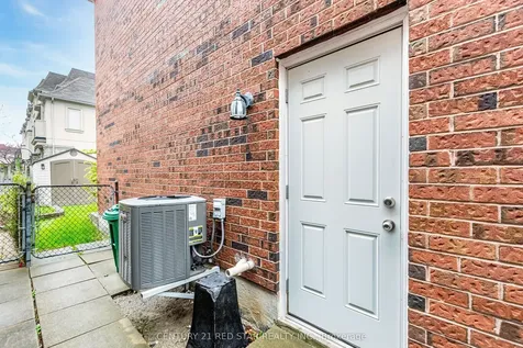 4114 Bishopstoke Lane Mississauga ON L4Z 1M5