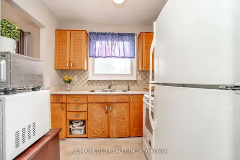 9 Mordon Court Brampton ON L6V 2B5