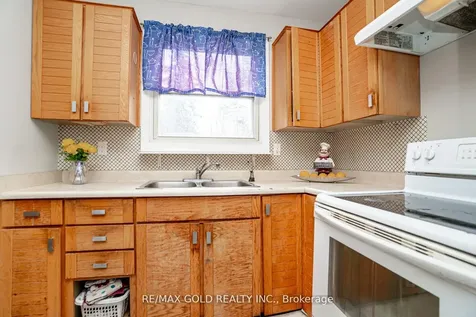 9 Mordon Court Brampton ON L6V 2B5