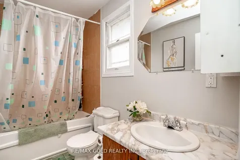 9 Mordon Court Brampton ON L6V 2B5