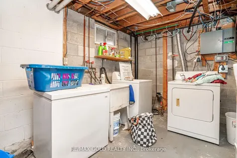 9 Mordon Court Brampton ON L6V 2B5