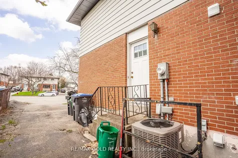 9 Mordon Court Brampton ON L6V 2B5
