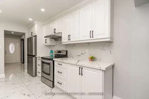 13 Martindale Crescent Brampton ON L6X 2V7