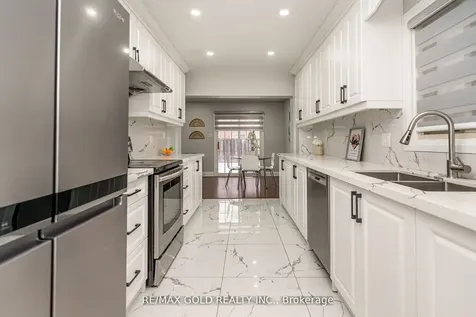 13 Martindale Crescent Brampton ON L6X 2V7